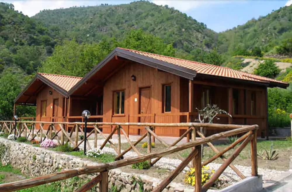 Agriturismo San Cataldo Motta Camastra Εξωτερικό φωτογραφία