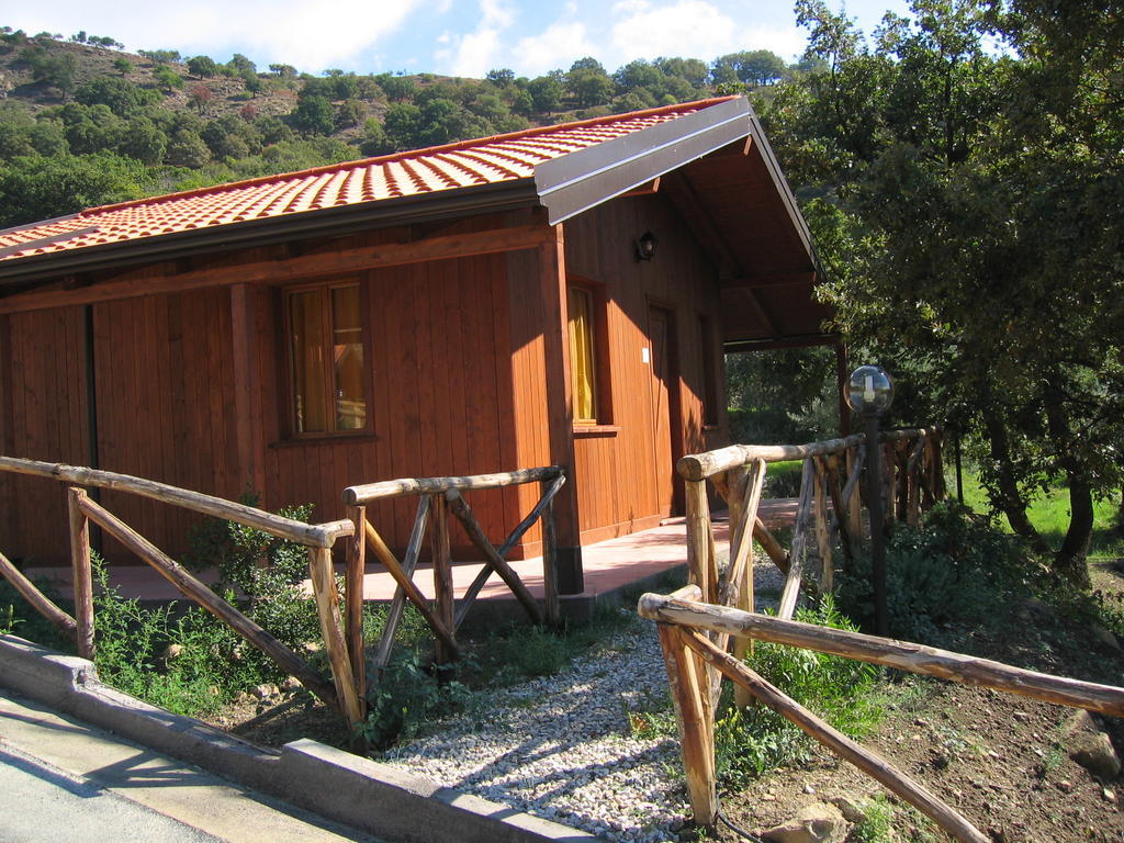 Agriturismo San Cataldo Motta Camastra Εξωτερικό φωτογραφία